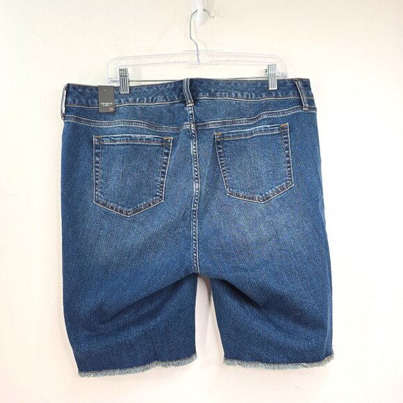 NWT Torrid Distressed Raw Hem Bermuda Jean Shorts Women's Plus Size 16 - Picture 7 of 10